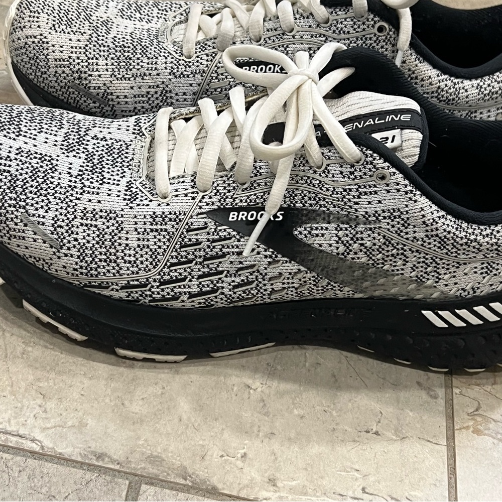 Brooks running sneaker